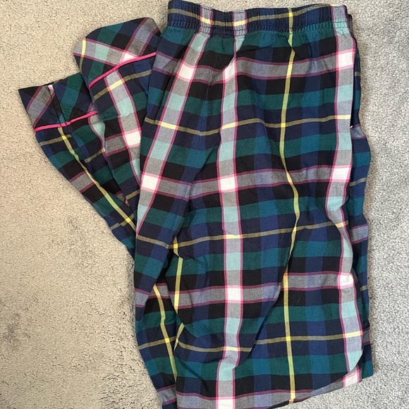 Victoria’s Secret pajama set medium short preowned - Picture 4 of 5